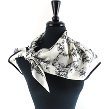 Flower Patterned Triangle Lightweight Scarf: 01 Cream