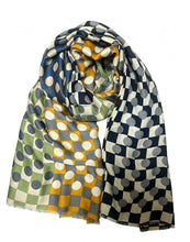 HH-411 Scarf with graphic pattern: Multicoloured