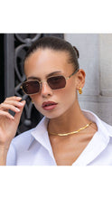Superior Unisex Sunglasses: Gold / Brown