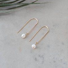 Lore Earrings-White Pearl: Gold
