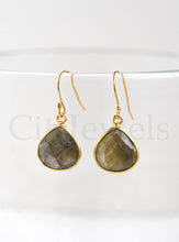GB0132E-A: Gold / Black Onyx