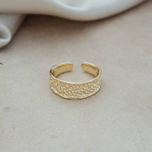 Emmy Ring: Gold
