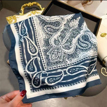 D-2026-43 Scarf touch silk 70x70 bandana pattern: Bleu