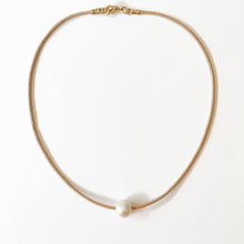 Adjustable Leather and Pearl Minimalist Necklace for Spring: Green