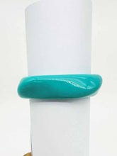 B26044 Bold Acrylic Bangle Cuff Bracelet: 01 MI