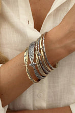 Elegant Fish Motif Bangle: GOLD / One Size