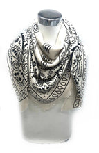 46735-k6 Large square scarf with bandana pattern: White