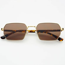 Superior Unisex Sunglasses: Gold / Brown