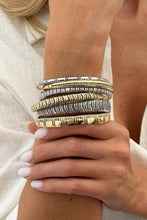 Elegant Fish Motif Bangle: GOLD / One Size