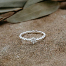 Holly Ring: Gold / Size 7