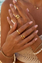 Fish Motif Statement Ring: 3 / One Size