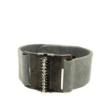 Square Metal  w Center Line Leather Bracelet: Soft Grey w Black Diamond