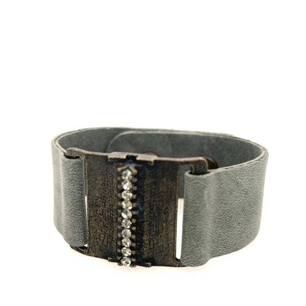 Square Metal  w Center Line Leather Bracelet: Soft Grey w Black Diamond