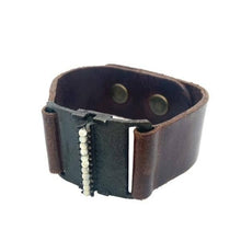 Square Metal  w Center Line Leather Bracelet: Soft Grey w Black Diamond