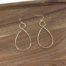 E24008 Plated Brass Circle Teardrop Link Earrings: 01 GD