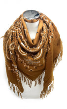 K8 Large square scarf with bandana pattern and long fringe: Fuchsia