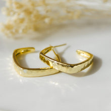 Tetra Hoops: Gold