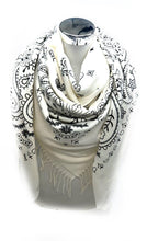 K8 Large square scarf with bandana pattern and long fringe: Fuchsia