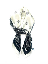 D-149/D-201 Scarf touch silk 70x70 paisley pattern: Beige