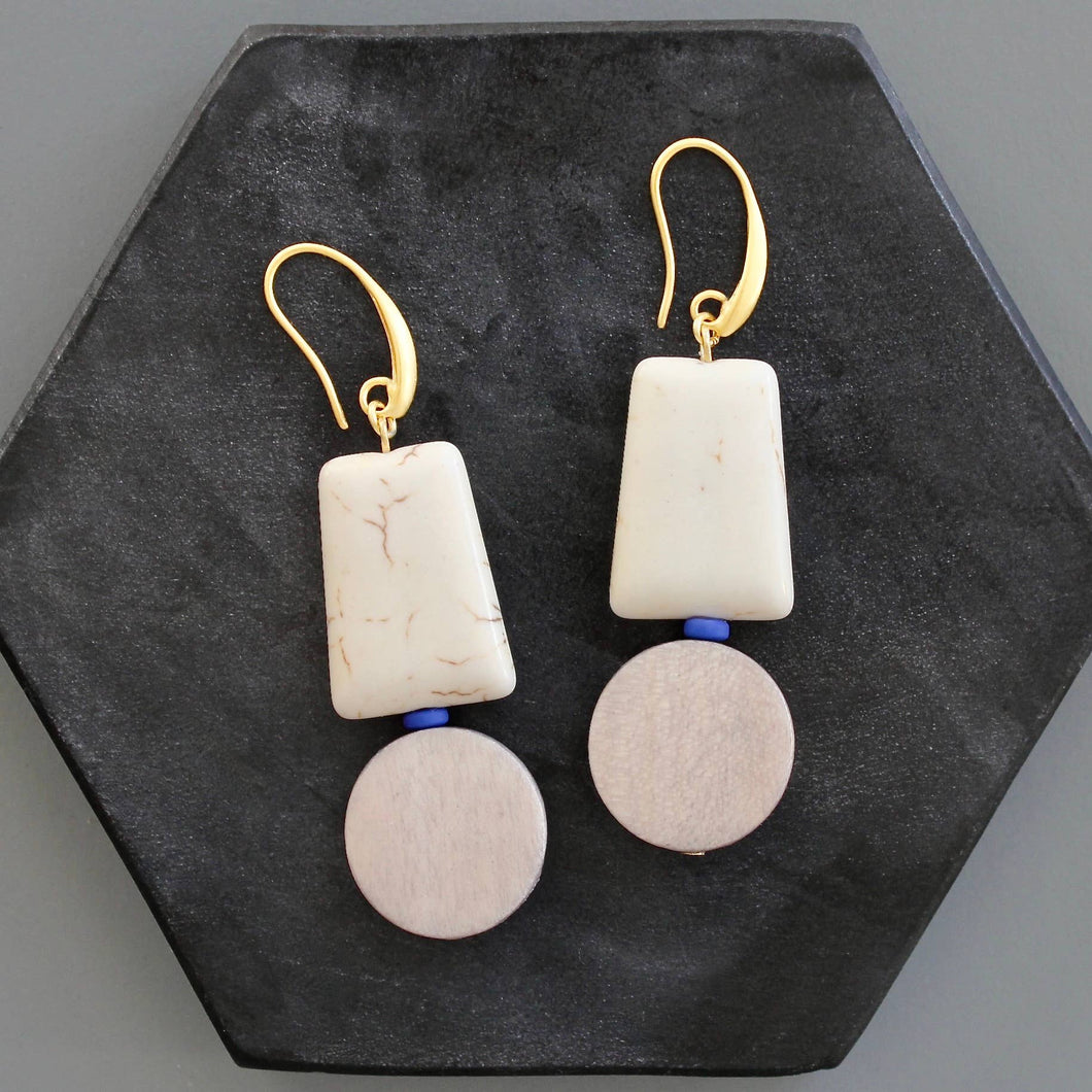 KYLE40 white and gray geometric earrings