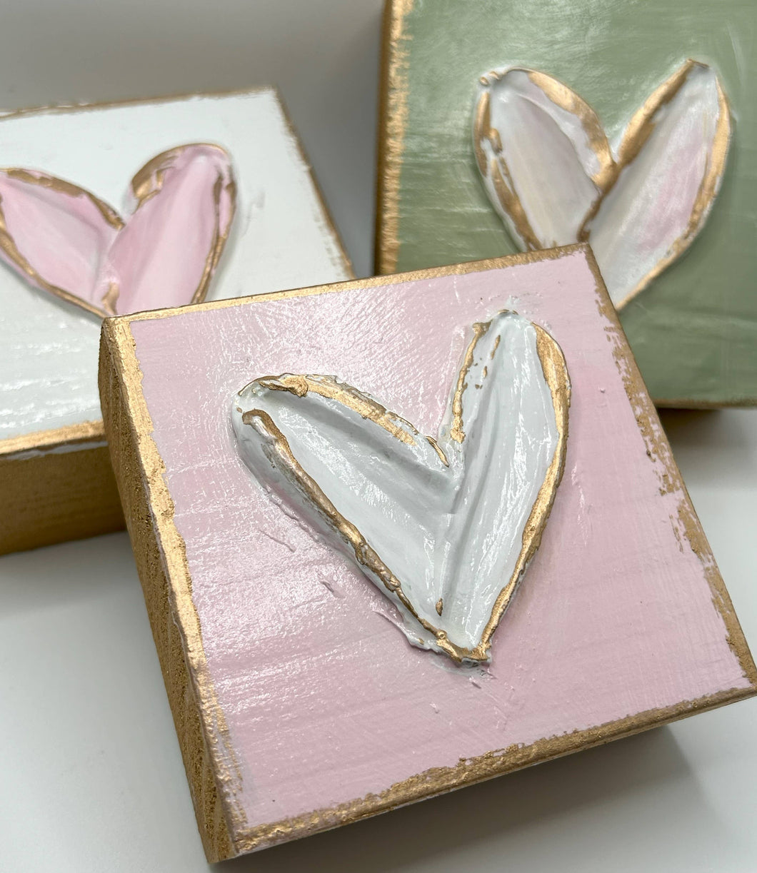 Heart block |  valentine | pastel | xoxo | love: Pink back/white heart