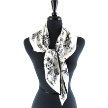 Flower Patterned Triangle Lightweight Scarf: 01 Cream