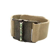 Square Metal  w Center Line Leather Bracelet: Soft Grey w Black Diamond