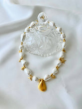 Shell pearl gold scallop necklace