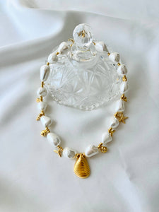 Shell pearl gold scallop necklace