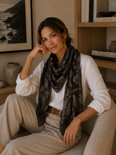 HH-367 Paisley-patterned scarf: Black