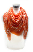 46735-K10 Large square scarf 110*110 bandana pattern: Beige foncé