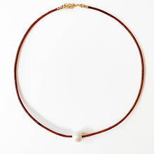 Adjustable Leather and Pearl Minimalist Necklace for Spring: Green