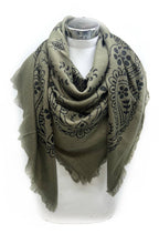 K1 Large square scarves with bandana patterns: Vert kaki