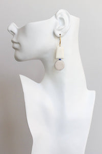 KYLE40 white and gray geometric earrings