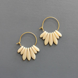 ISLE02 Mini matte cream colored hoop earrings