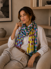 HH-411 Scarf with graphic pattern: Black