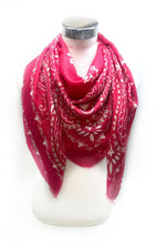 46735-K10 Large square scarf 110*110 bandana pattern: Beige clair