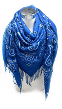 K8 Large square scarf with bandana pattern and long fringe: Fuchsia