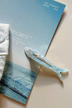 Fish-Shaped Hair Clip: BROWN / One Size