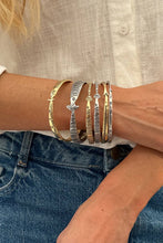 Elegant Fish Motif Bangle: GOLD / One Size