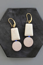 KYLE40 white and gray geometric earrings