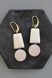 KYLE40 white and gray geometric earrings