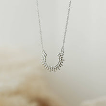 Curved Luck Necklace: Gold