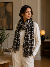 HG-119 Leopard scarf: Taupe